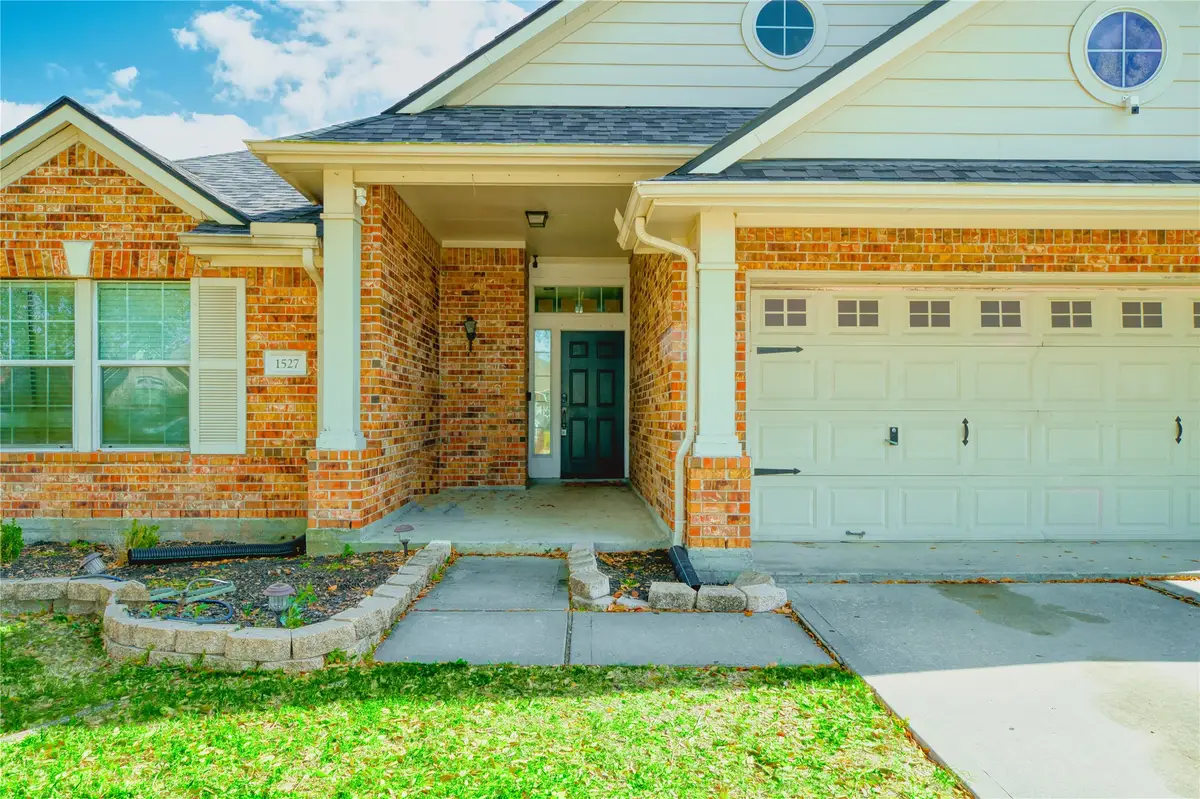 1527 Country Club Cove Dr, Baytown, TX 77521 - #1