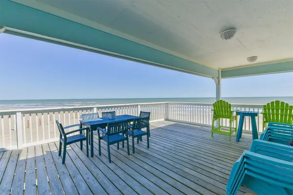 17812 Vera Cruz Boulevard, Galveston, TX 77554