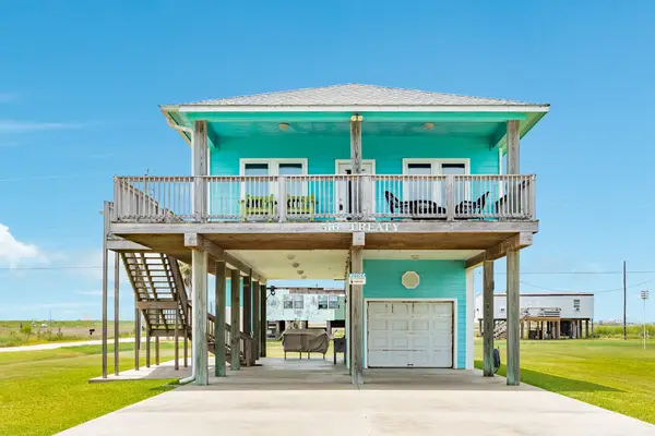 516 Treaty Drive, Surfside Beach, TX 77541