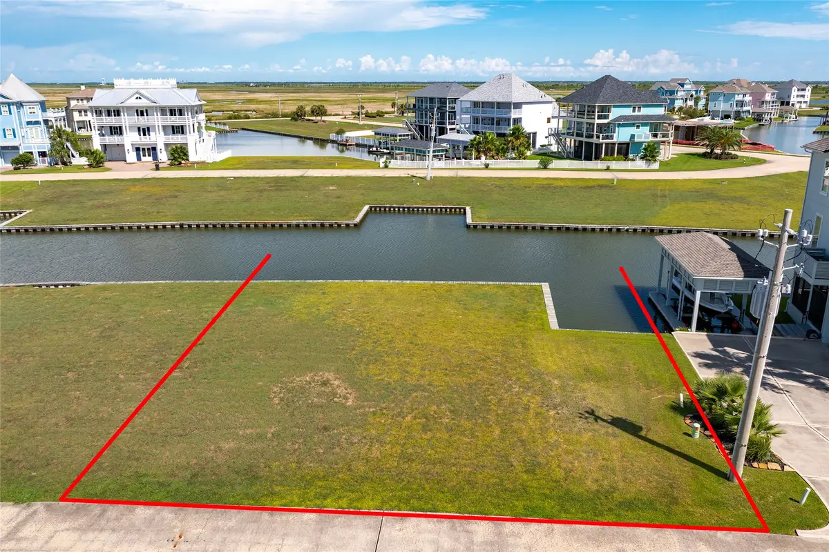 8 Half Moon, Hitchcock, TX 77563 - Image #1