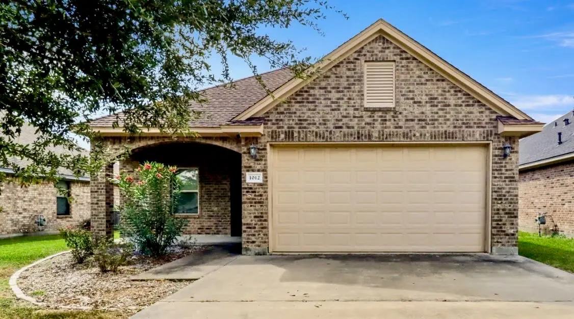 1012 Rosewood Lane, Angleton, TX 77515 - Image #1