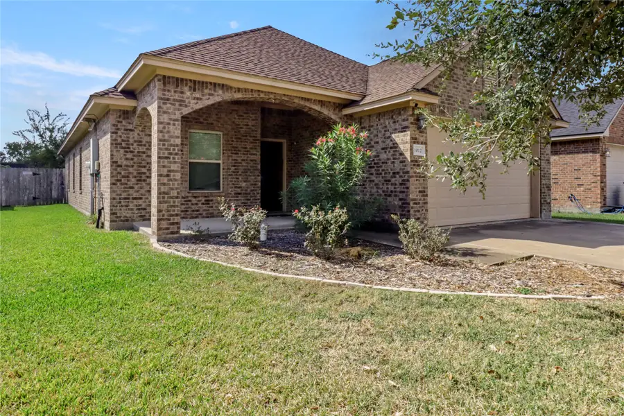 1012 Rosewood Lane, Angleton, TX 77515 - Image #3