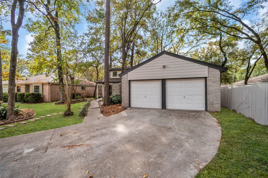 35 E Bigelow Oak Court Court, The Woodlands, TX 77381 - Image #3