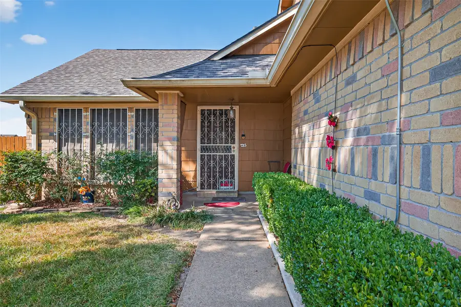 6202 Quiet Village Court, Houston, TX 77053 - Image #2
