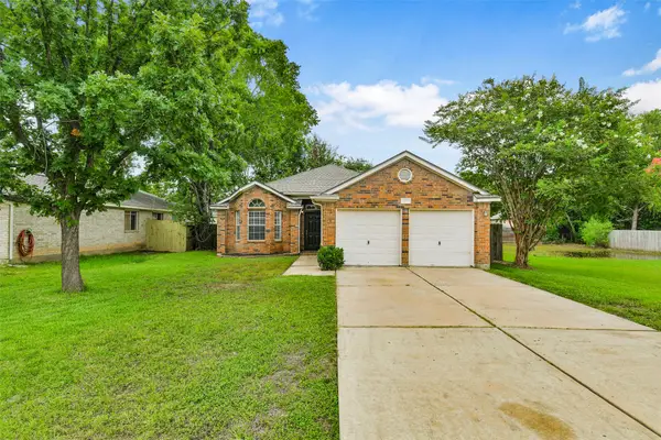 10534 Twin Circle Dr, Montgomery, TX 77356