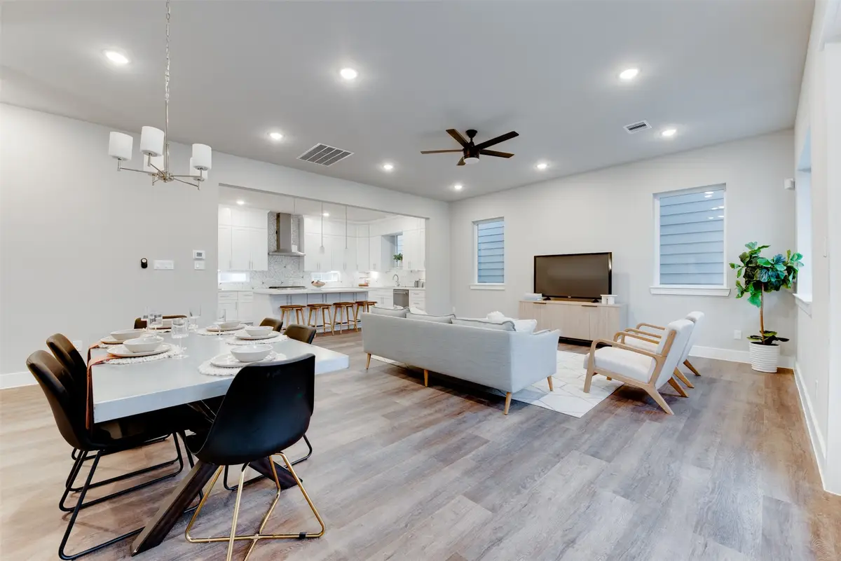 1422 W 34th 1/2 Street, Houston, TX 77018 - #1