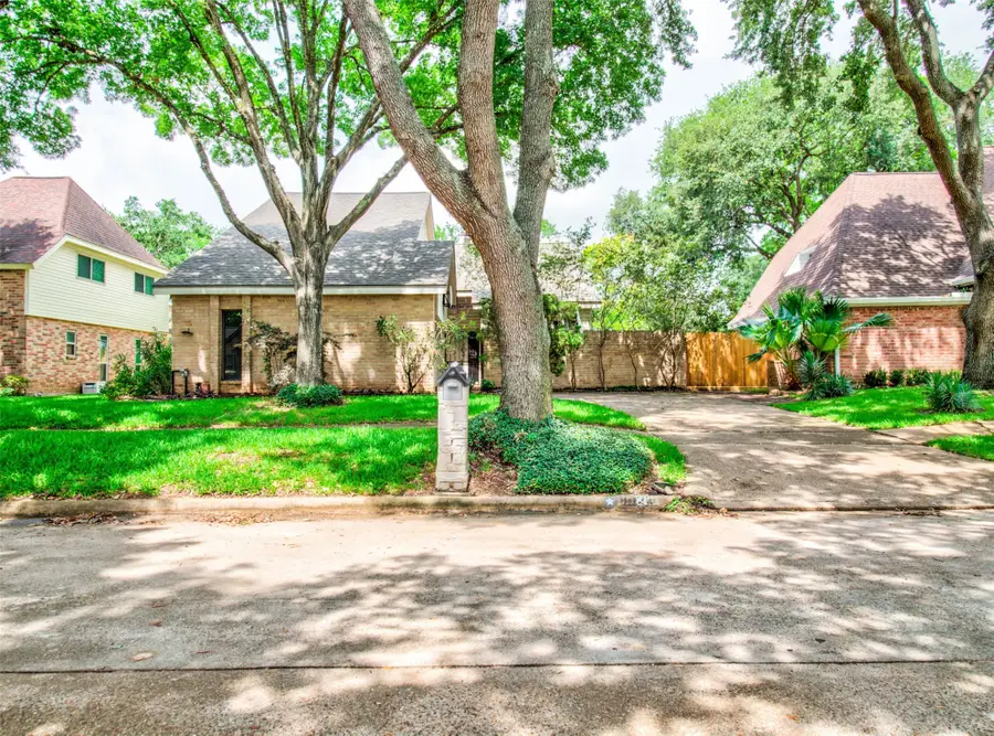 8022 La Brea Drive, Houston, TX 77083 - #2