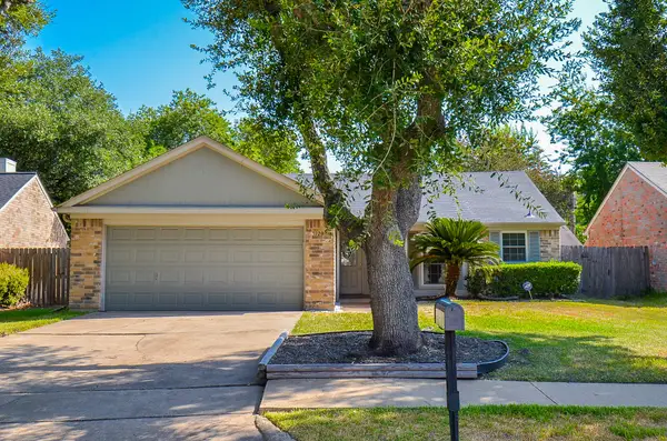 3923 Issacks Way, Sugar Land, TX 77479