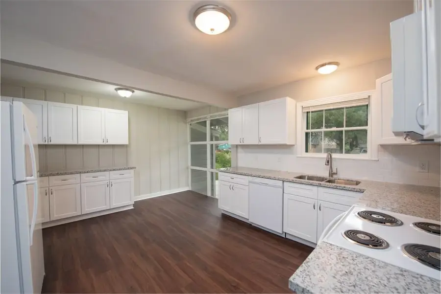 1702 W Crockett Street, La Marque, TX 77568 - #3