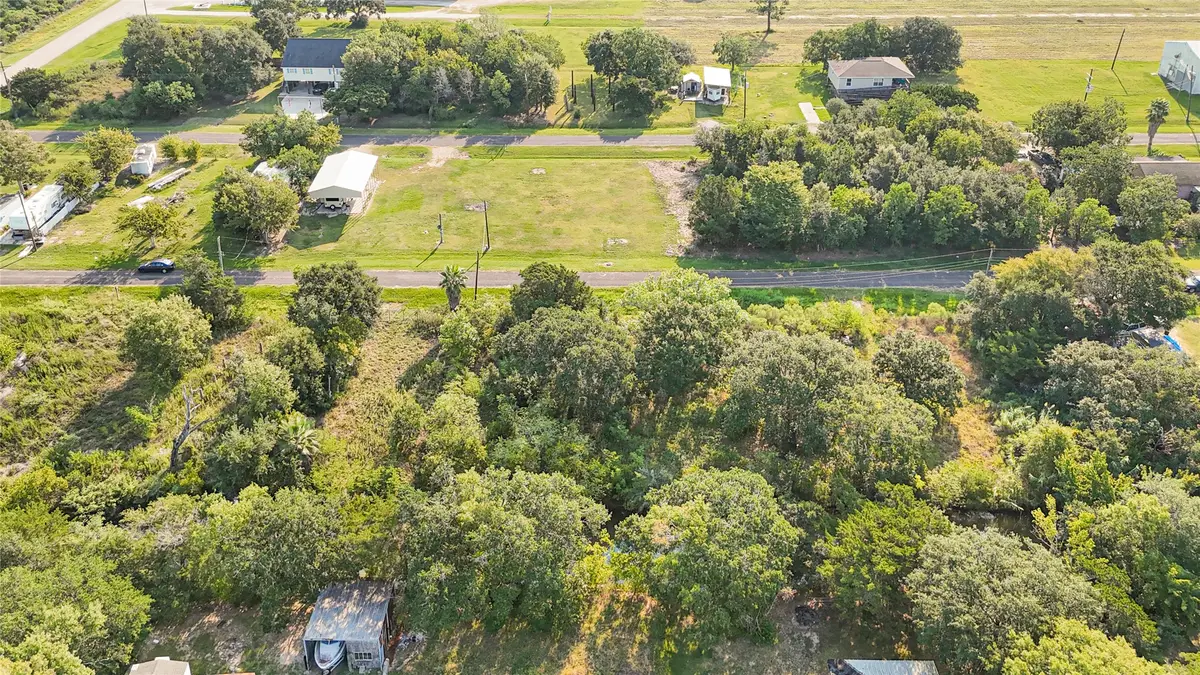 612 Hill Street, Oak Island, TX 77535 - Image #1