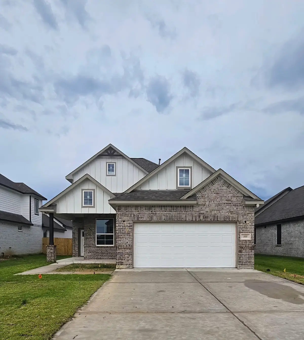 134 Peachleaf Court, Anahuac, TX 77514 - Image #1