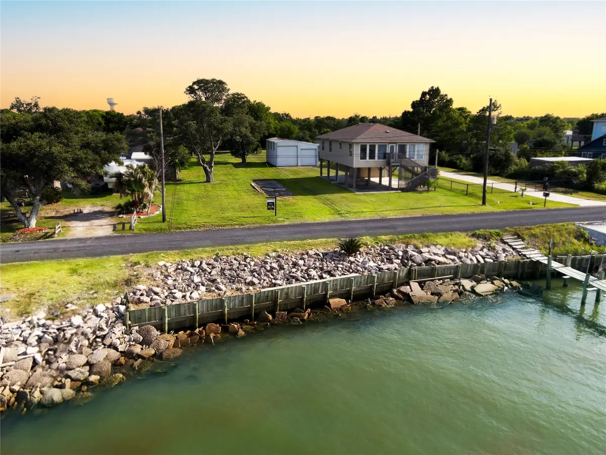 2409 Avenue A, Dickinson, TX 77539 - Image #1