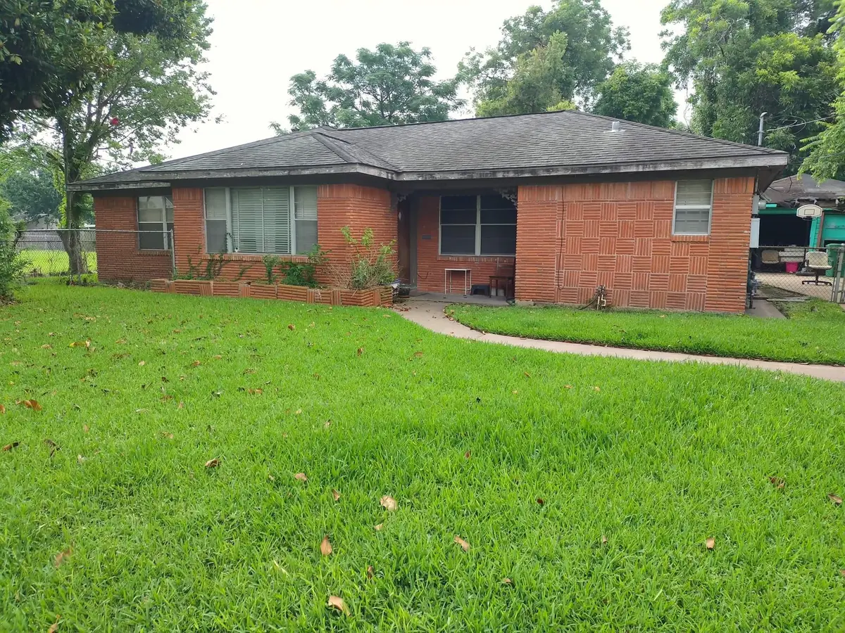 1424 E 33rd Street, Houston, TX 77022 - Image #1