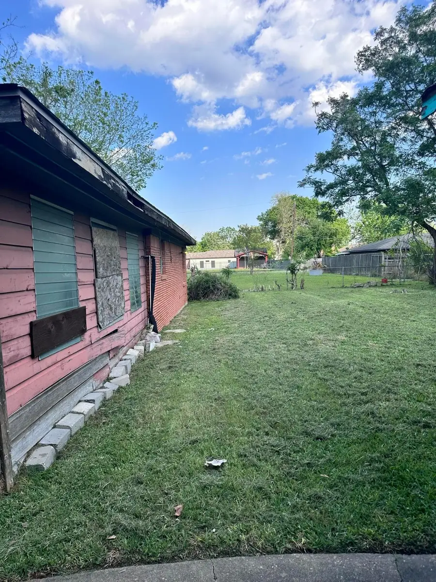 1424 E 33rd Street, Houston, TX 77022 - Image #3