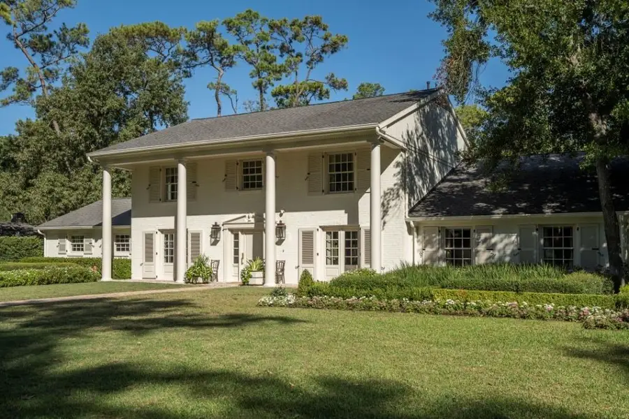 10610 Tarrington Drive, Hunters Creek Village, TX 77024 - Image #2