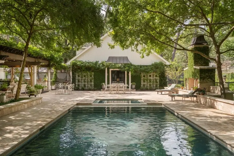 10610 Tarrington Drive, Hunters Creek Village, TX 77024 - Image #3