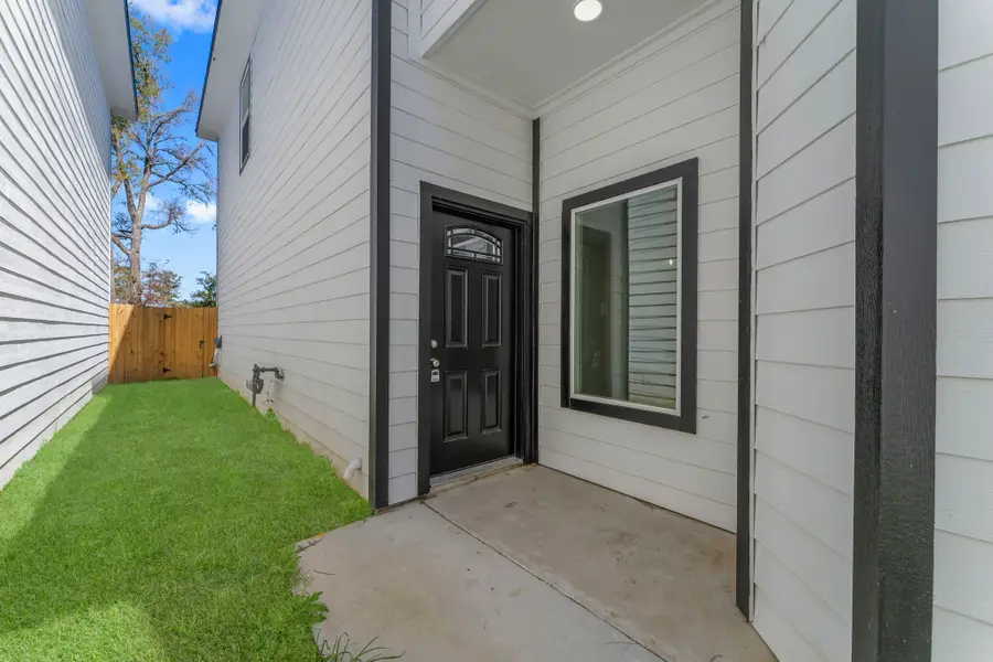 8159 Crestview Drive, Houston, TX 77028 - Image #3