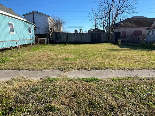 3919 Winnie Street, Galveston, TX 77550