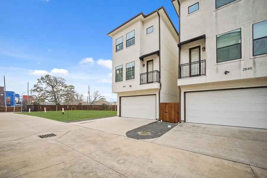 2547 Calumet Street, Houston, TX 77004 - Image #2