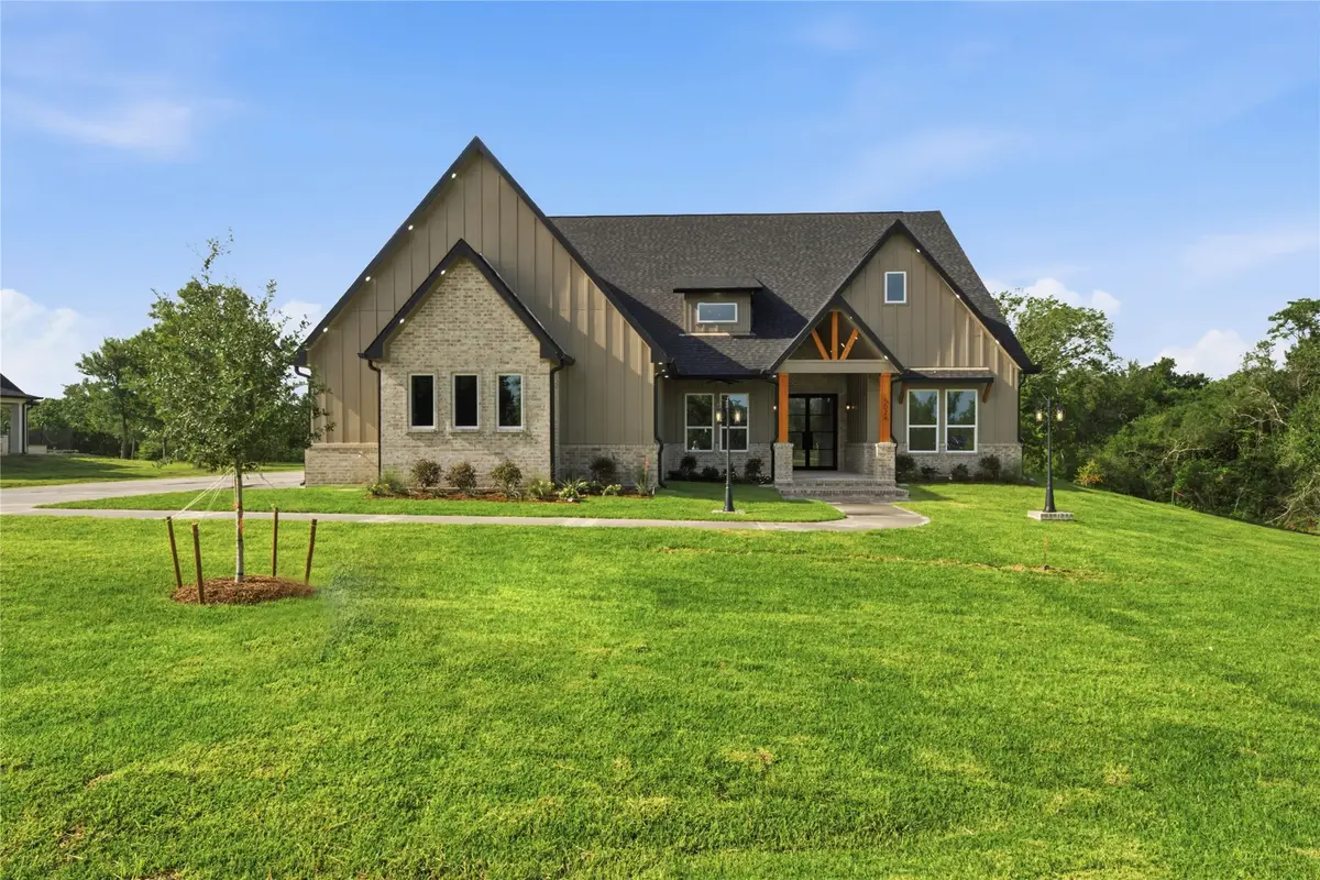 5024 Texana Dr, Baytown, TX 77523 - #1