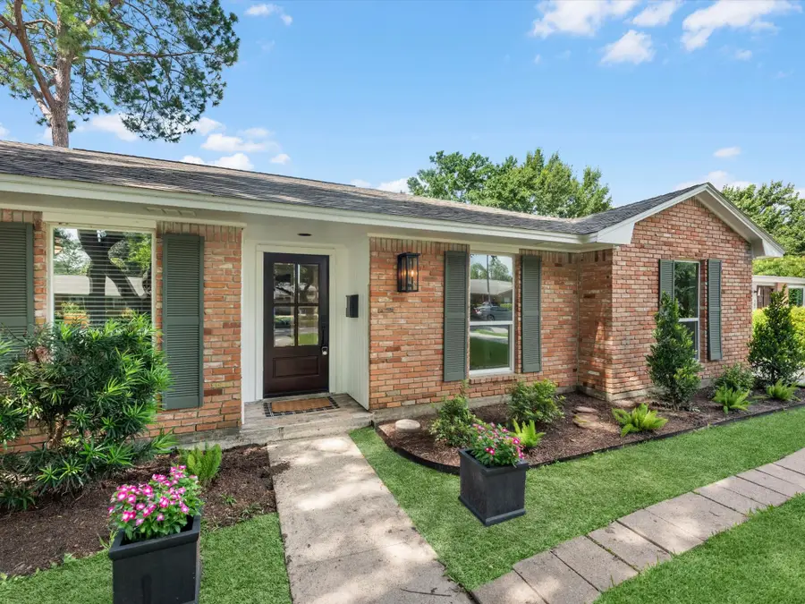 10627 Burgoyne Road, Houston, TX 77042 - #3