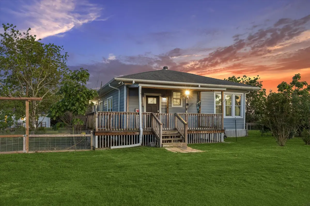 10347 Pless Rd, Cat Spring, TX 78933 - #1