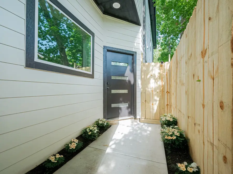 6747 Liverpool Street, Houston, TX 77021 - #2