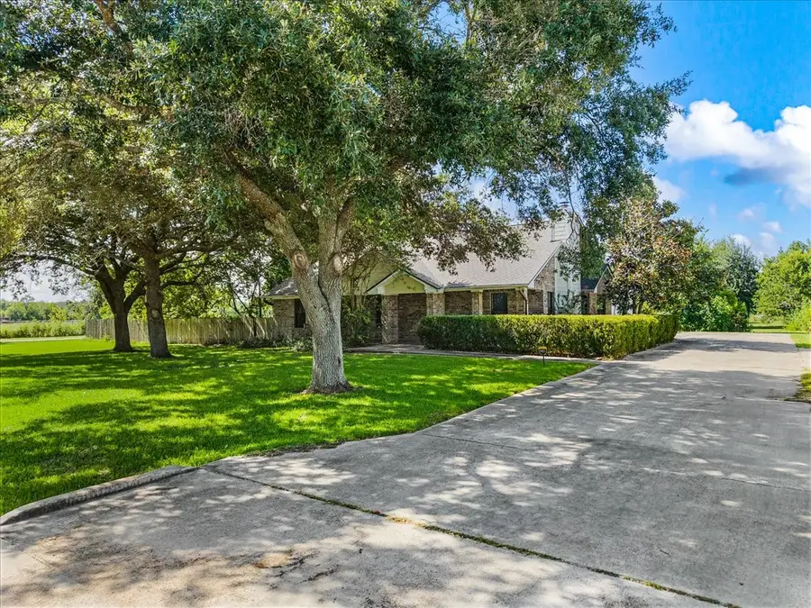 17202 N Main Street, Alvin, TX 77511 - #3