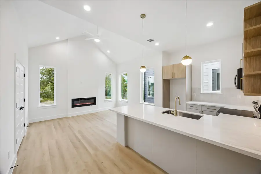 422 & 424 Calloway Street #A/B, Houston, TX 77029 - #2