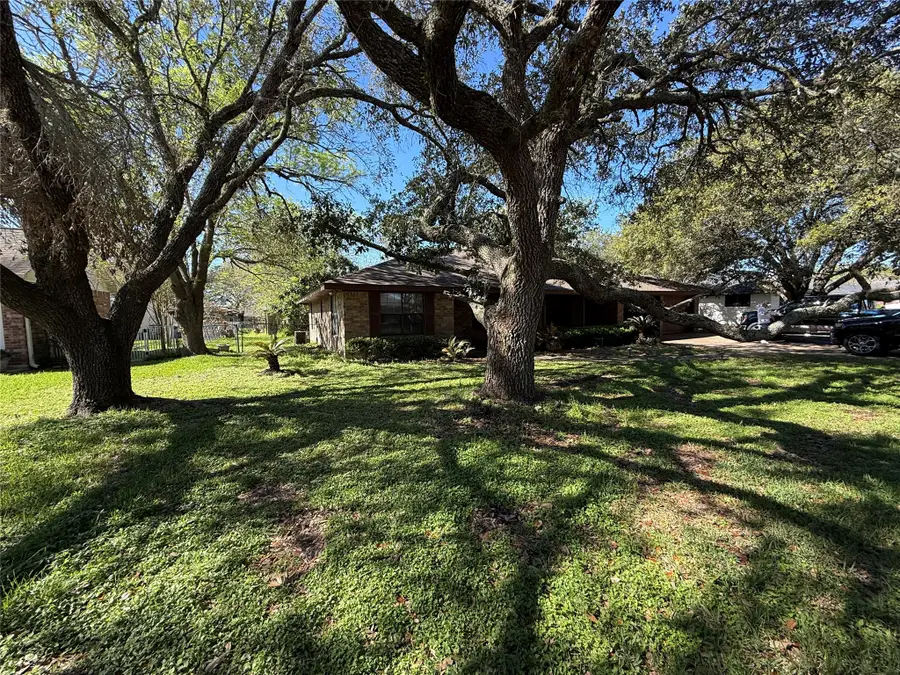 718 Partridge Lane, Eagle Lake, TX 77434 - #2