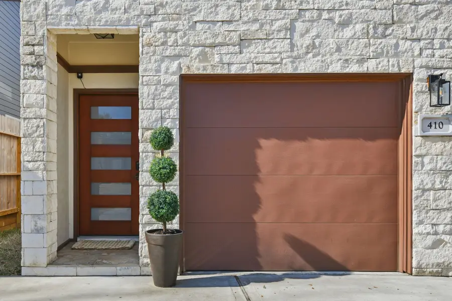 410 Peach Street, Tomball, TX 77375 - #2