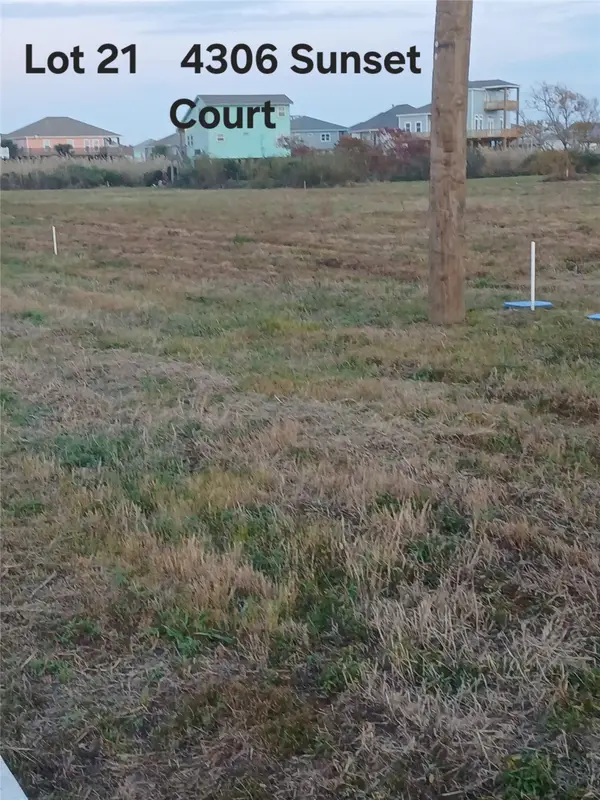 4306 Sunset Ct, Port Bolivar, TX 77650