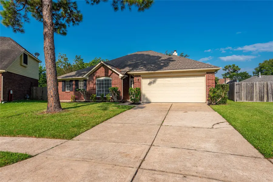 4918 Heritage Plains Drive, Friendswood, TX 77546 - Image #2