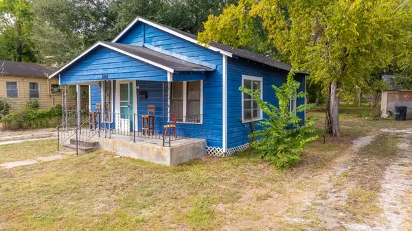 848 Mansfield Street, Houston, TX 77091