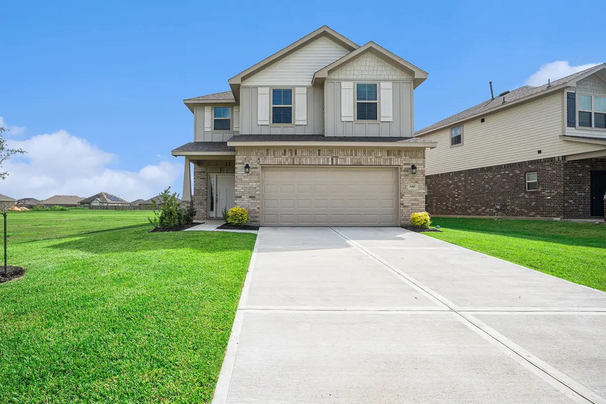 5307 W Bayou Maison Circle, Dickinson, TX 77539 - Image #1