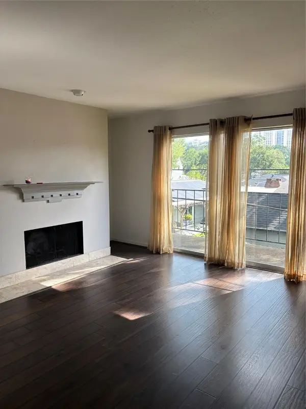 2333 Bering Drive #126, Houston, TX 77057