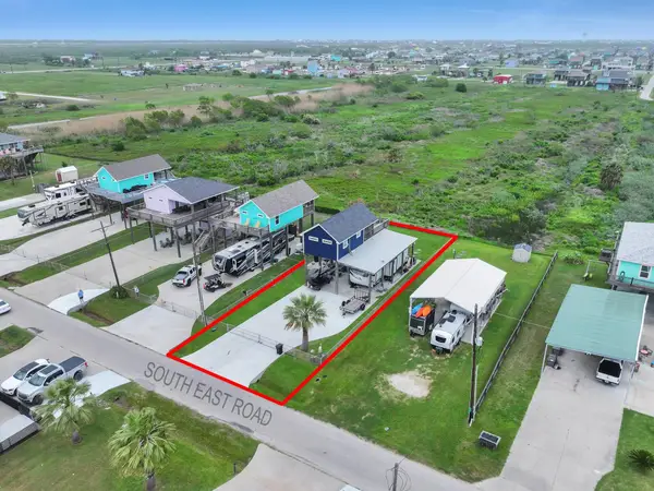 888 S East Road, Crystal Beach, TX 77650