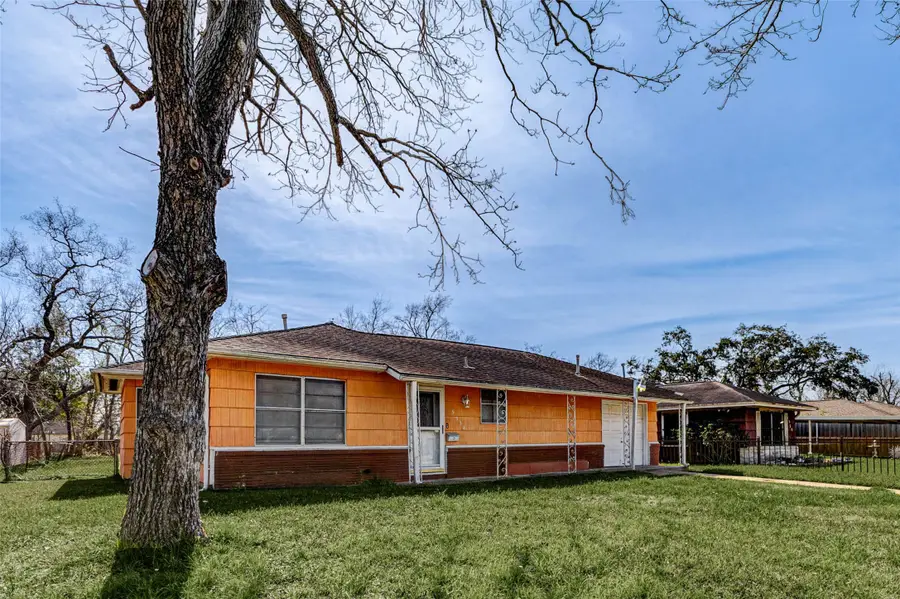 5934 Longmeadow Street, Houston, TX 77033 - #3