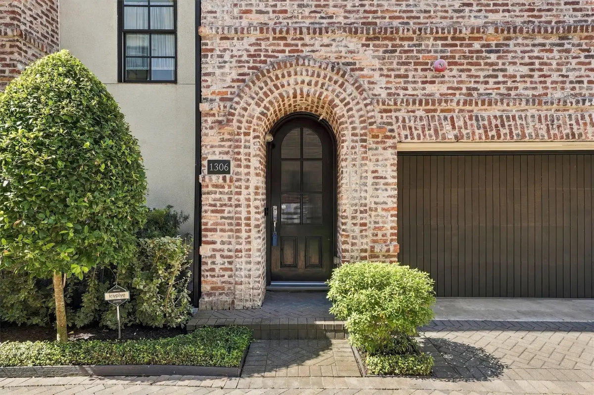 1306 Castle Court, Houston, TX 77006 - #1