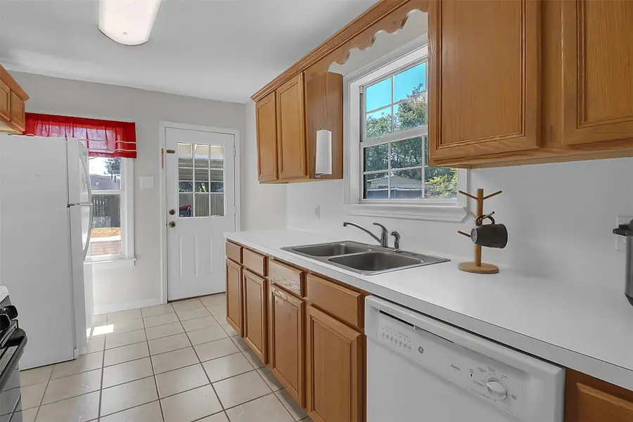 702 Parkway Street, Baytown, TX 77520 - #3