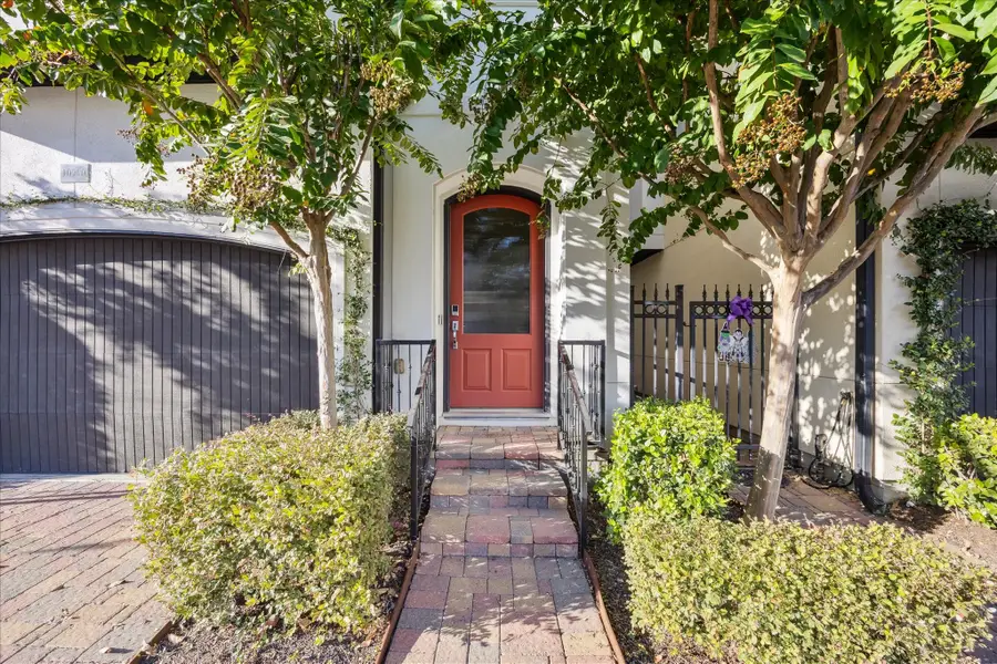 10950 Wrenwood Green, Houston, TX 77043 - Image #2