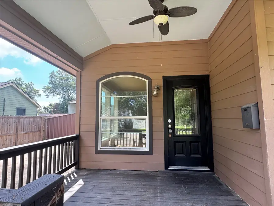 6748 Jefferson Boulevard, Groves, TX 77619 - Image #3