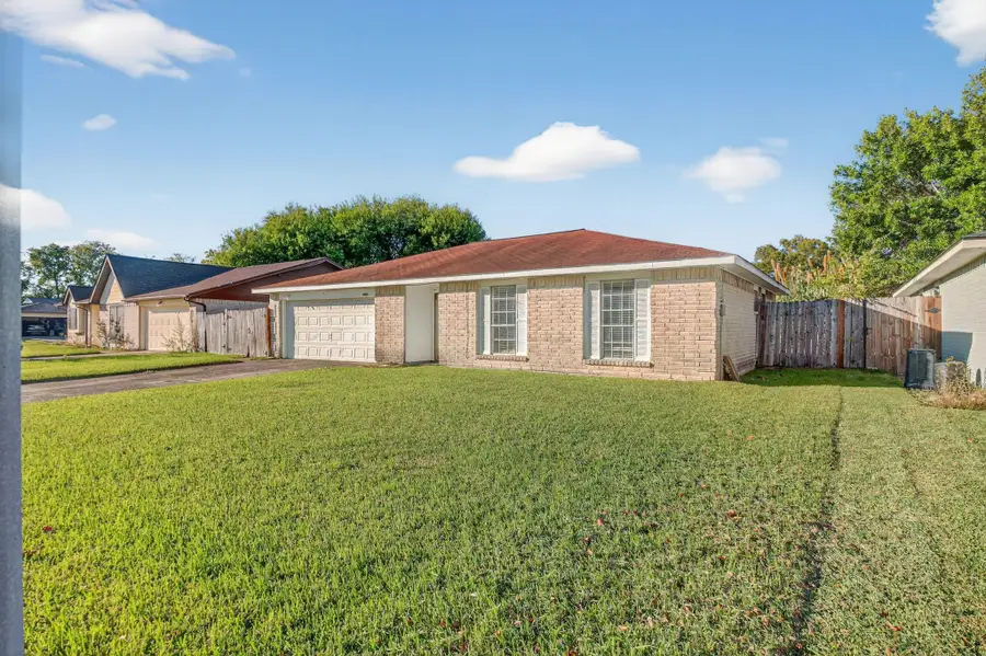 9803 Wren Street, La Porte, TX 77571 - Image #2