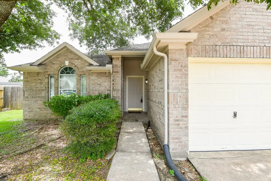 9203 Windy Spring Court, Houston, TX 77089 - Image #3