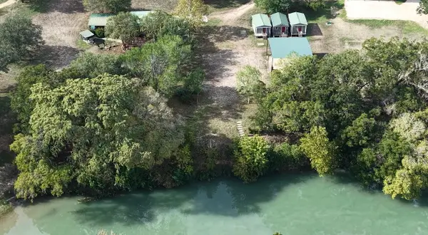 2590 Sherrill Road, Kingsbury, TX 78638