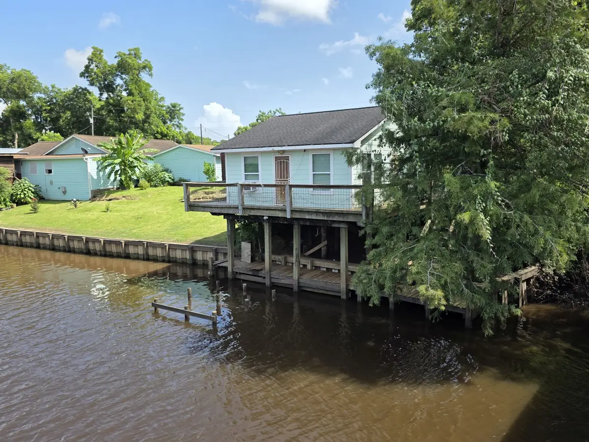354 Sir Lancelot Drive N, Sargent, TX 77414 - #1
