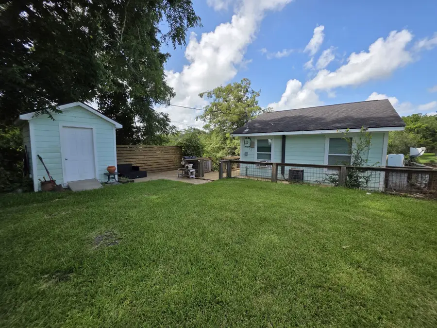 354 Sir Lancelot Drive N, Sargent, TX 77414 - #3