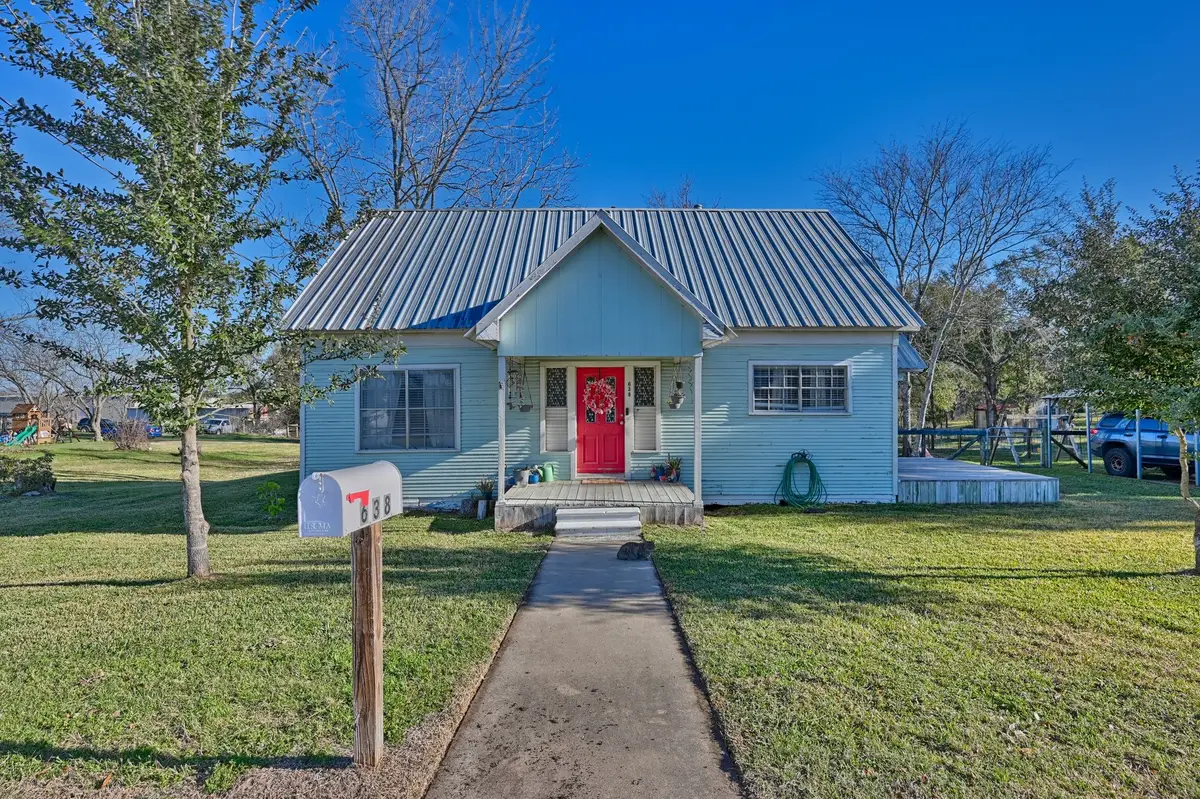 638 W Fisher Street, Bellville, TX 77418 - Image #1
