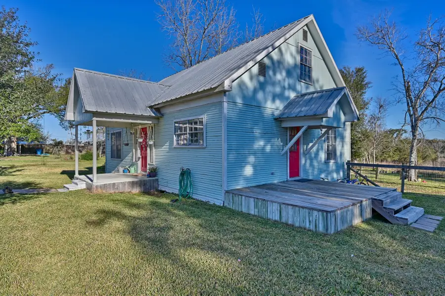 638 W Fisher Street, Bellville, TX 77418 - Image #2