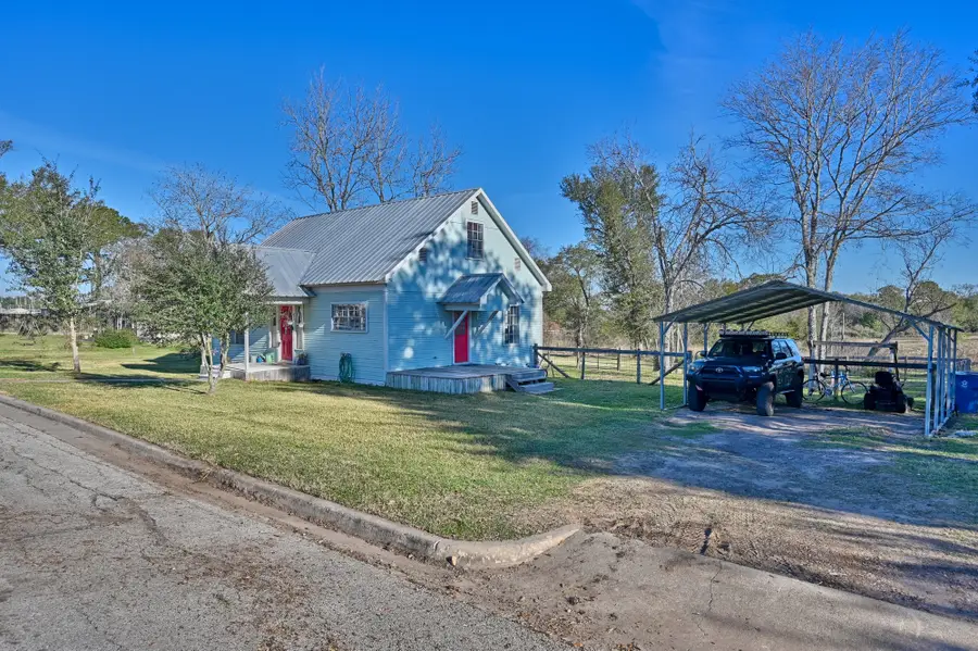 638 W Fisher Street, Bellville, TX 77418 - Image #3